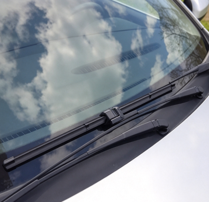 Front Windshield Wiper Blade Set for Vehicle Glass